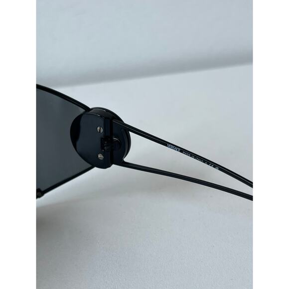 NEW SEASON Versace VE2268 Oversized Shield Sunglasses Black - Picture 8 of 11